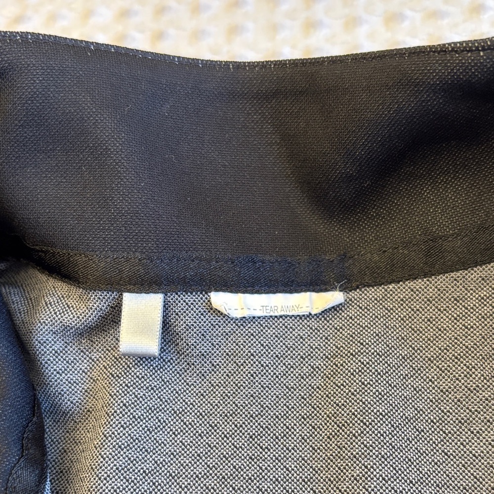 Under Armour MEDIUM Black Gray Dot Long Sleeve 1/4 Zip Mock Neck Top - Picture 12 of 12